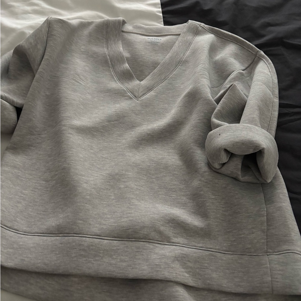 Old Navy Heather Gray V-Neck Sweatshirt